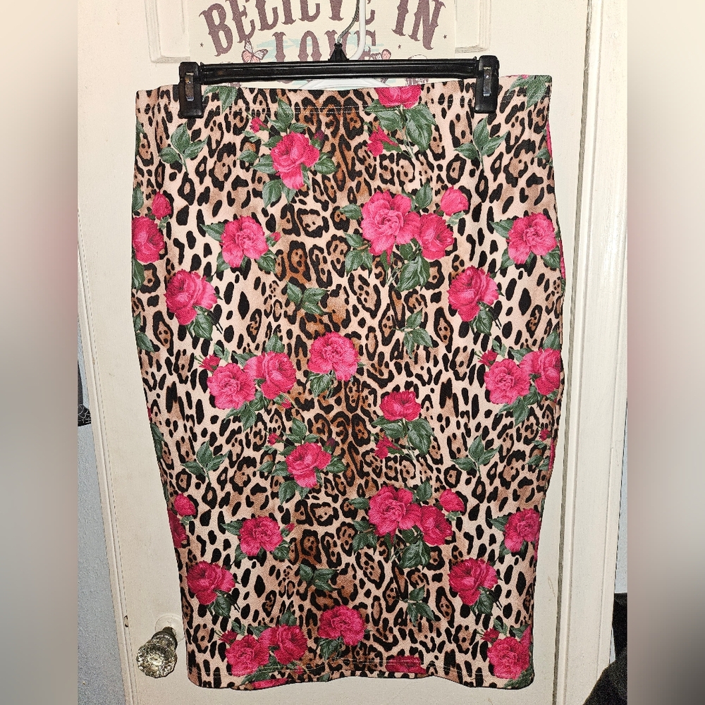SHEIN Pink Tan Leopard and Rose Print Knee-Length Pencil Skirt